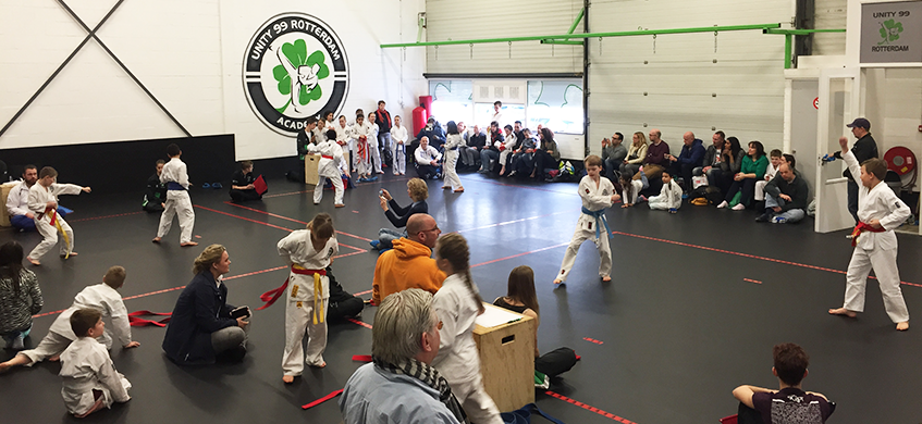 Vereniging Unity99 organiseert jaarlijks een groots karate evenement voor een goed doel. Jonge karateka’s uit heel Nederland gaan de strijd tegen elkaar aan.
De opbrengt van het inschrijfgeld en sponsoring komt ten goede voor een goed doel die elk jaar opnieuw wordt gekozen.
Met dit project ondersteunen wij al 15 jaar verschillende goede doelen.